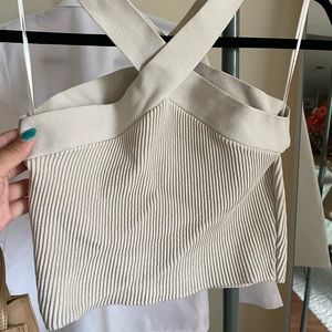 Babaton
Sculpt Knit Criss Cross Cropped Tank